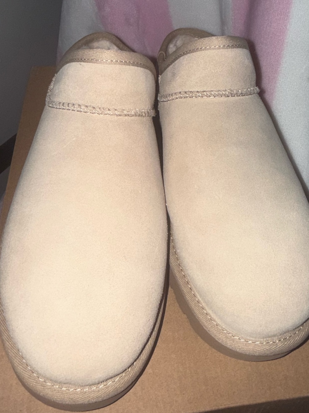 NWT UGG Women’s Classic Slipper in Chestnut, Size 11 - Picture 6 of 8
